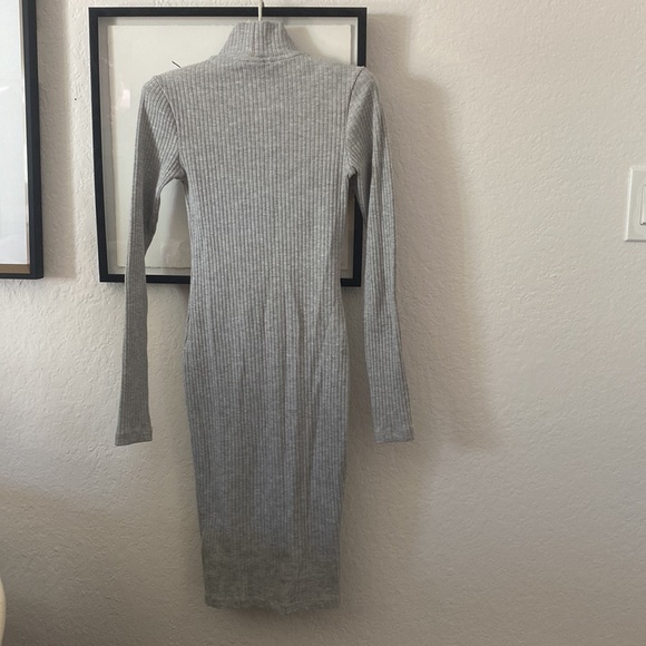 H&M gray long ribbed turtleneck dress size 4 great condition - Picture 4 of 5